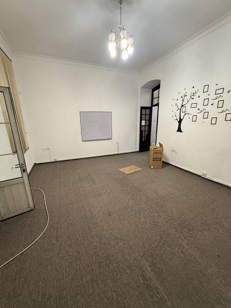 İcarəyə verilir 5 otaqlı köhnə tikili 175 m² — Mənzil, Bakı