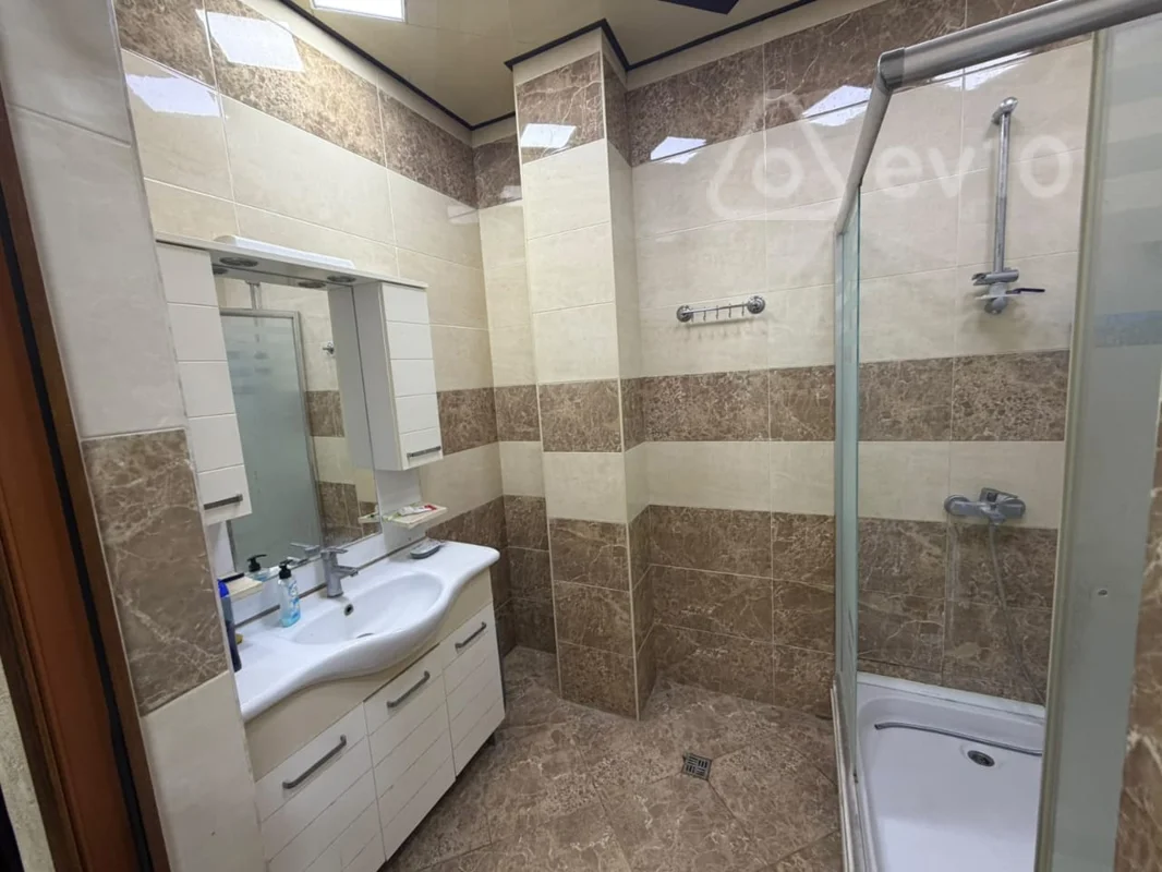 3 otaqlı mənzil, 136 m², 8 noyabr — kirayə — Mənzil, Bakı (7)