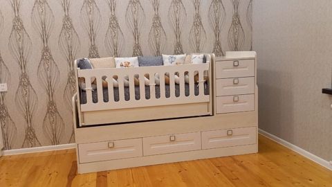 Çoxfunksiyalı uşaq beşiyi və komodlu modul dəst - Rəng: açıq krem/ağ — Bakı