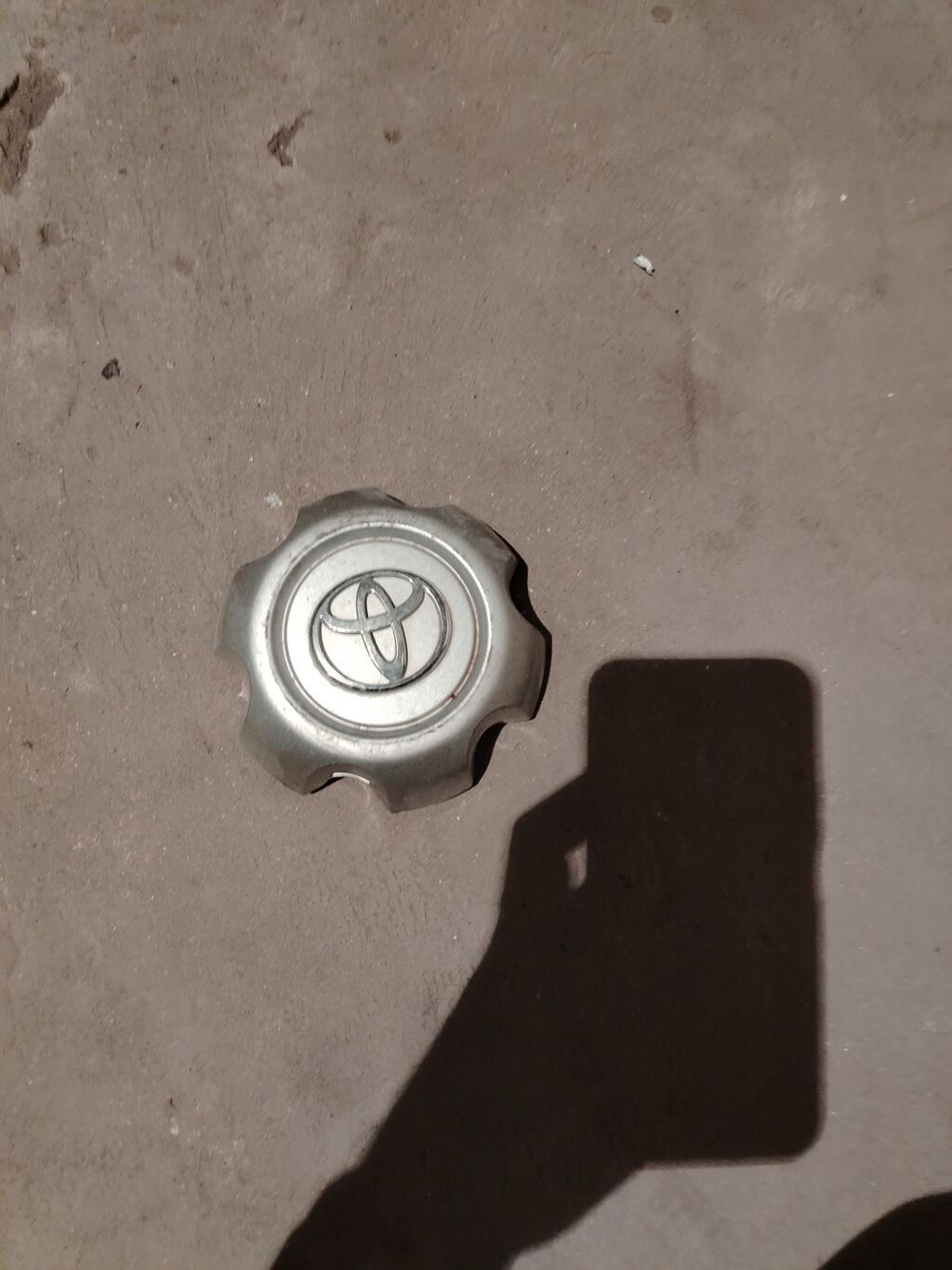 Toyota diskinin orta qapağı (center cap) - Brend/loqo: Toyota - Rəng — Avtomobil qapağı, Bakı
