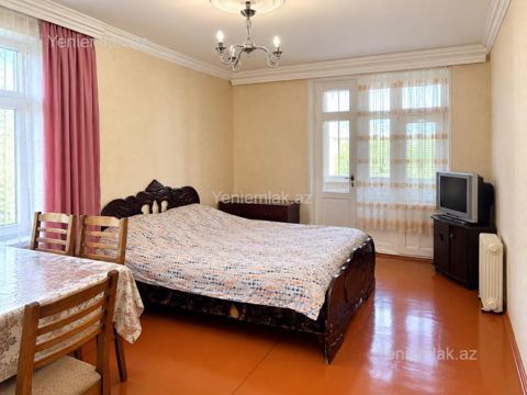Satılır 2 otaqlı Bina evi menzil (Köhnə tikili), 30 m², 1-ci mikrorayon — Sumqayıt