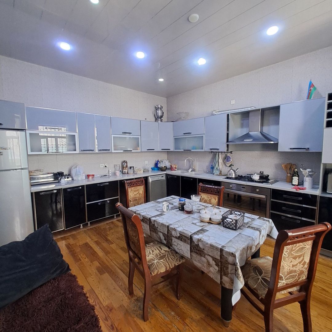 Satılır 8 otaqlı həyət evi/bağ evi 300 m² — Ev, villa, Bakı (9)