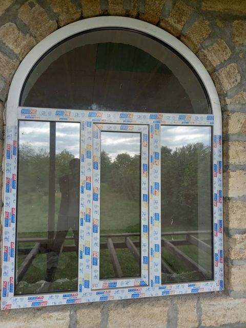 PVC pəncərə – yarımdairəvi üstlü dizayn - Material: ProPVC profilli — Qəbələ