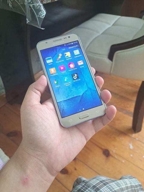 Samsung Galaxy J5, 16 GB, rəng - Qızılı, İki sim kartlı — Bakı