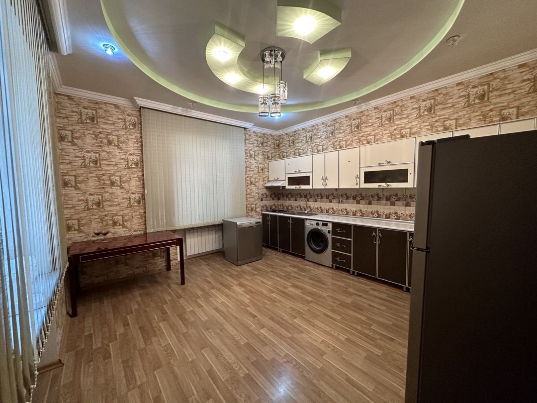 Satılır 5 otaqlı həyət evi/bağ evi 200 m² — Ev, villa, Bakı (11)