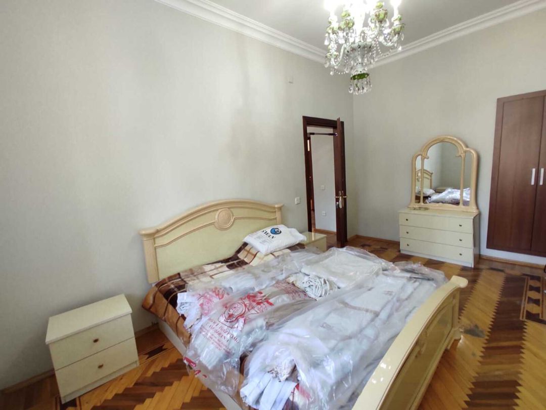 İcarəyə verilir 4 otaqlı köhnə tikili 160 m² — Mənzil, Bakı (6)