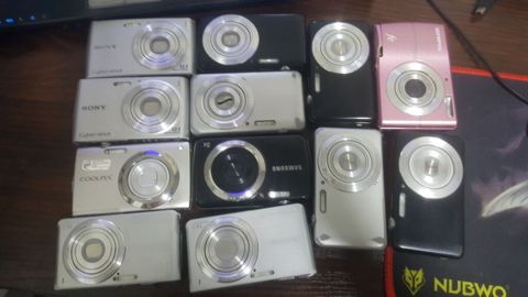 Fotoaparatlar aralarında işləkdə var zabact vart sony w710 ve w610 — Bakı