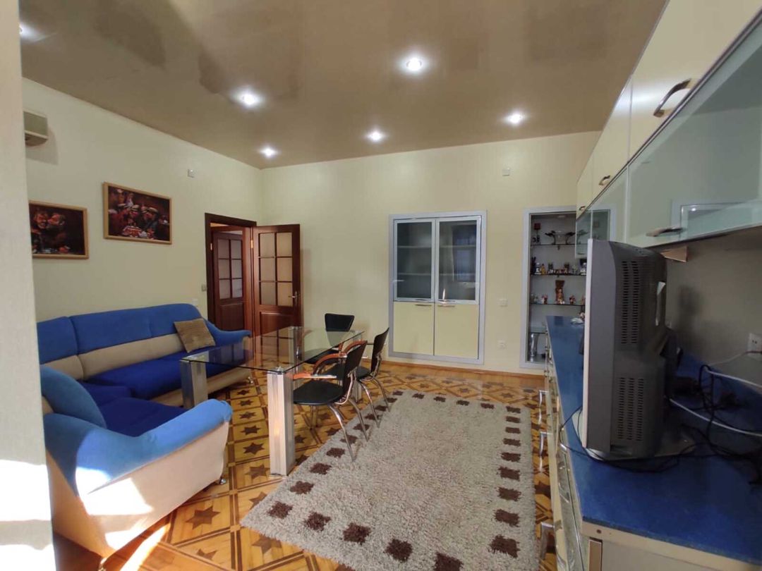 İcarəyə verilir 4 otaqlı köhnə tikili 160 m² — Mənzil, Bakı (3)