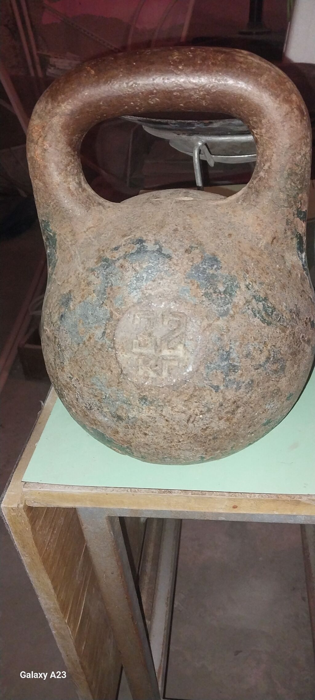 Dəmir girya – 32 kq - Material: tökmə dəmir - Çəki: üzərində “32 KG” — Dumbbellər, barbelər, diskləri, Bakı