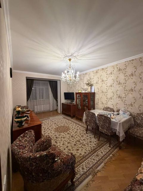 Satılır 3 otaqlı köhnə tikili 85 m² — Bakı