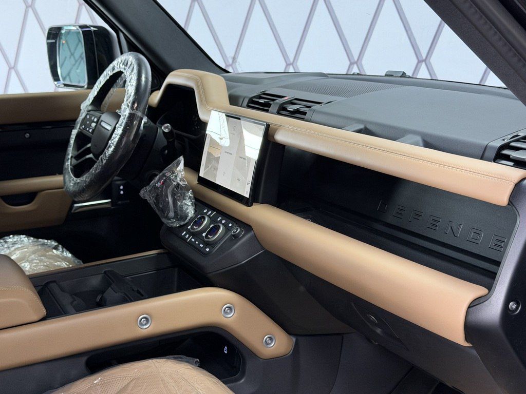 Land Rover Defender, 3.0 L, 2024 il, 25 000 km — Avtomobillər, Bakı (10)