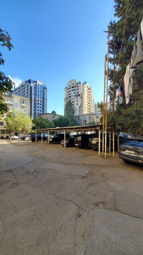 Satılır 2 otaqlı köhnə tikili 37 m² — Bakı