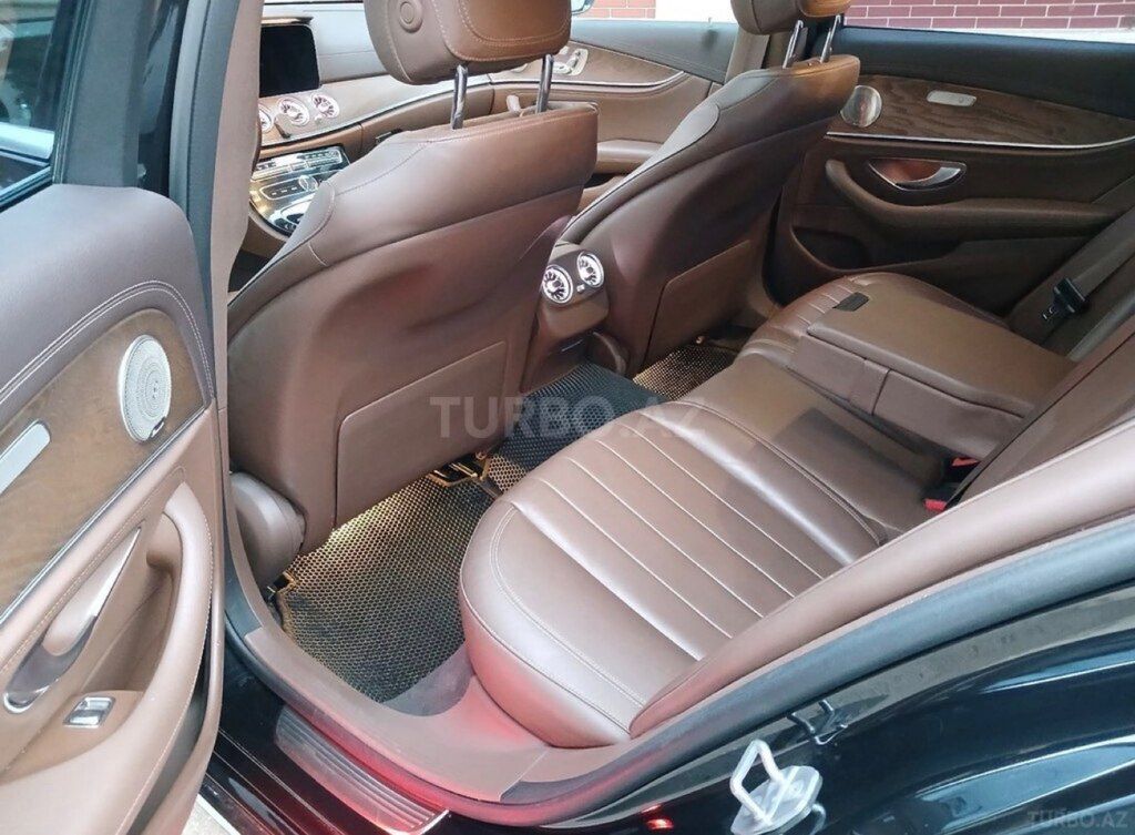 Mercedes E 220 d, 2.0 L, 2017 il, 300 000 km — Avtomobillər, Bakı (9)