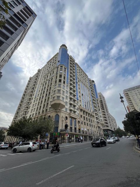 Satılır 3 otaqlı yeni tikili 157 m² — Bakı