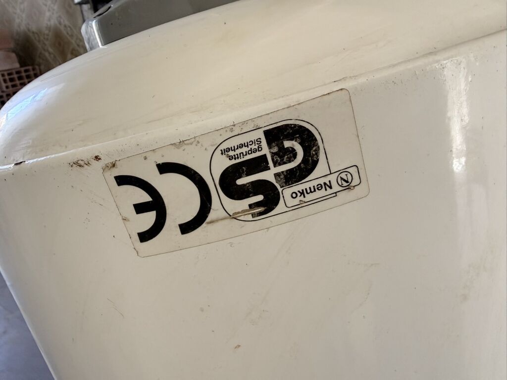 Heç bir problemi yoxdur, işləkdir. Üstünün plastmasında şrup yeri — Su qızdırıcılar, Mehdiabad (2)