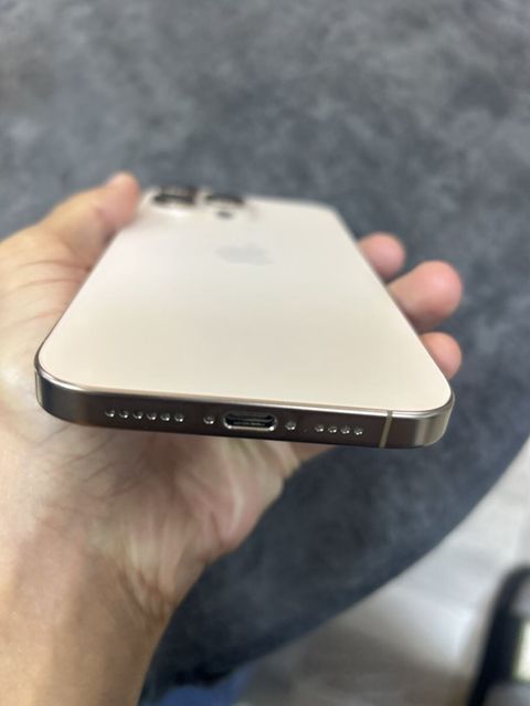 IPhone 16 Pro Max, 256 GB, Desert Titanium, Face ID — Bakı