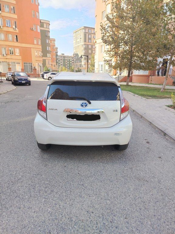 Toyota Aqua, 1.5 L, 0.9 kWh, 2017 il, 206 400 km — Avtomobillər, Bakı (2)