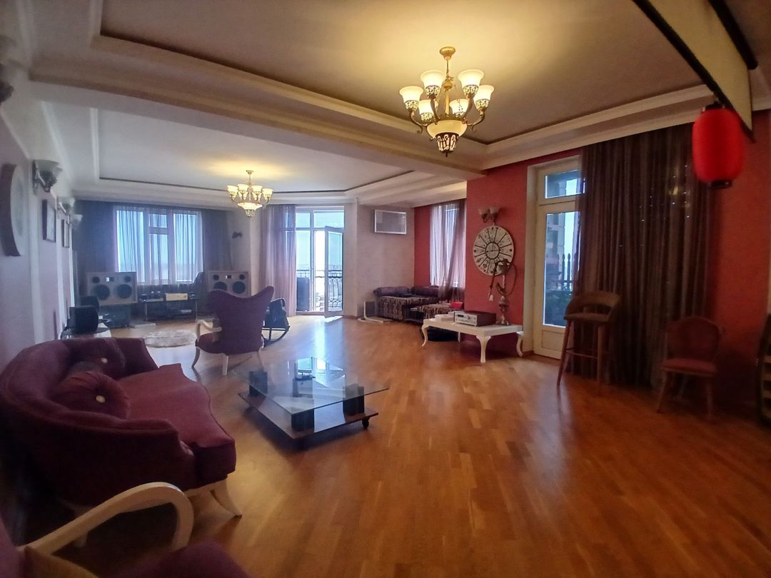 Satılır 5 otaqlı yeni tikili 300 m² — Mənzil, Bakı (2)