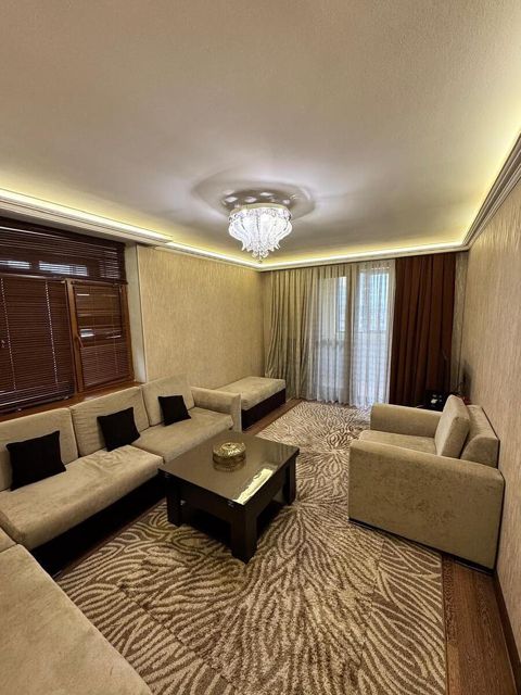 Satılır 2 otaqlı köhnə tikili 60 m² — Bakı