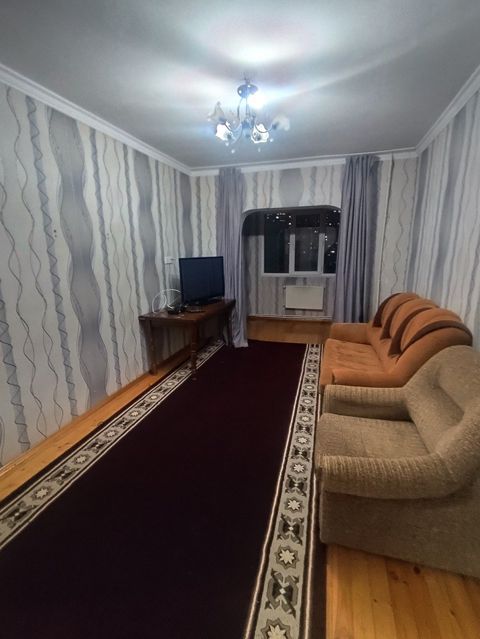İcarəyə verilir 3 otaqlı köhnə tikili 90 m² — Bakı