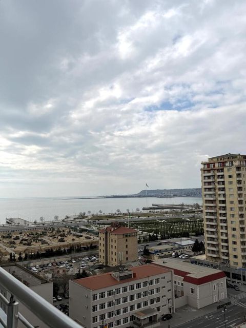 Satılır 6 otaqlı yeni tikili 265 m² — Bakı