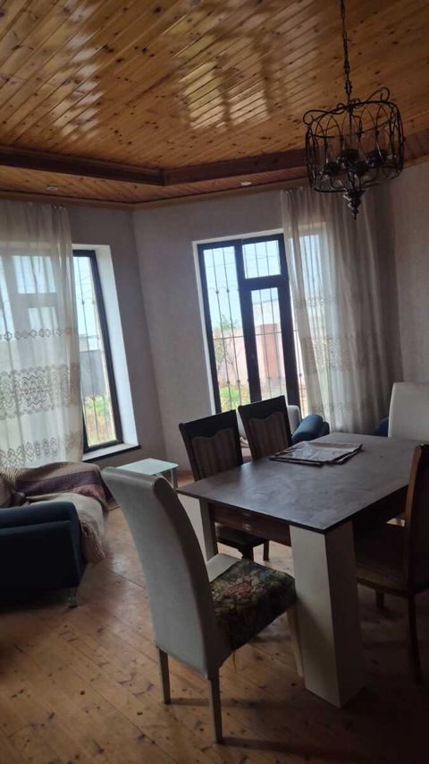 Satılır 4 otaqlı həyət evi/bağ evi 130 m² — Bakı