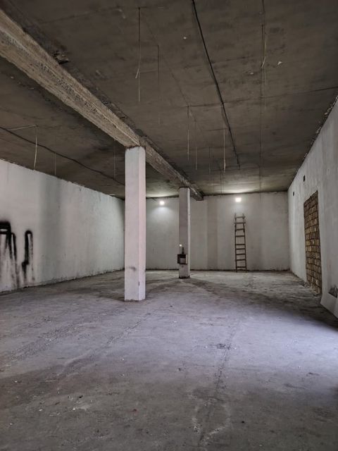 Anbar icarəyə verilir, 200 m², Memmedoglular servizin yaxinliqi, Bakı — 1 200 ₼ · Bakı · Daşınmaz əmlak Anbar icarəyə verilir, 200 m², Memmedoglular servizin yaxinliqi, Bakı — Bakı