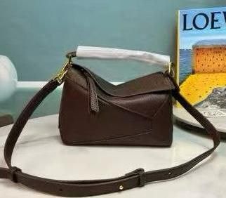 Kross-bodi çanta Loewe, qəhvəyi, təbii dəri, 24x16 sm — Mallar, Bakı (3)