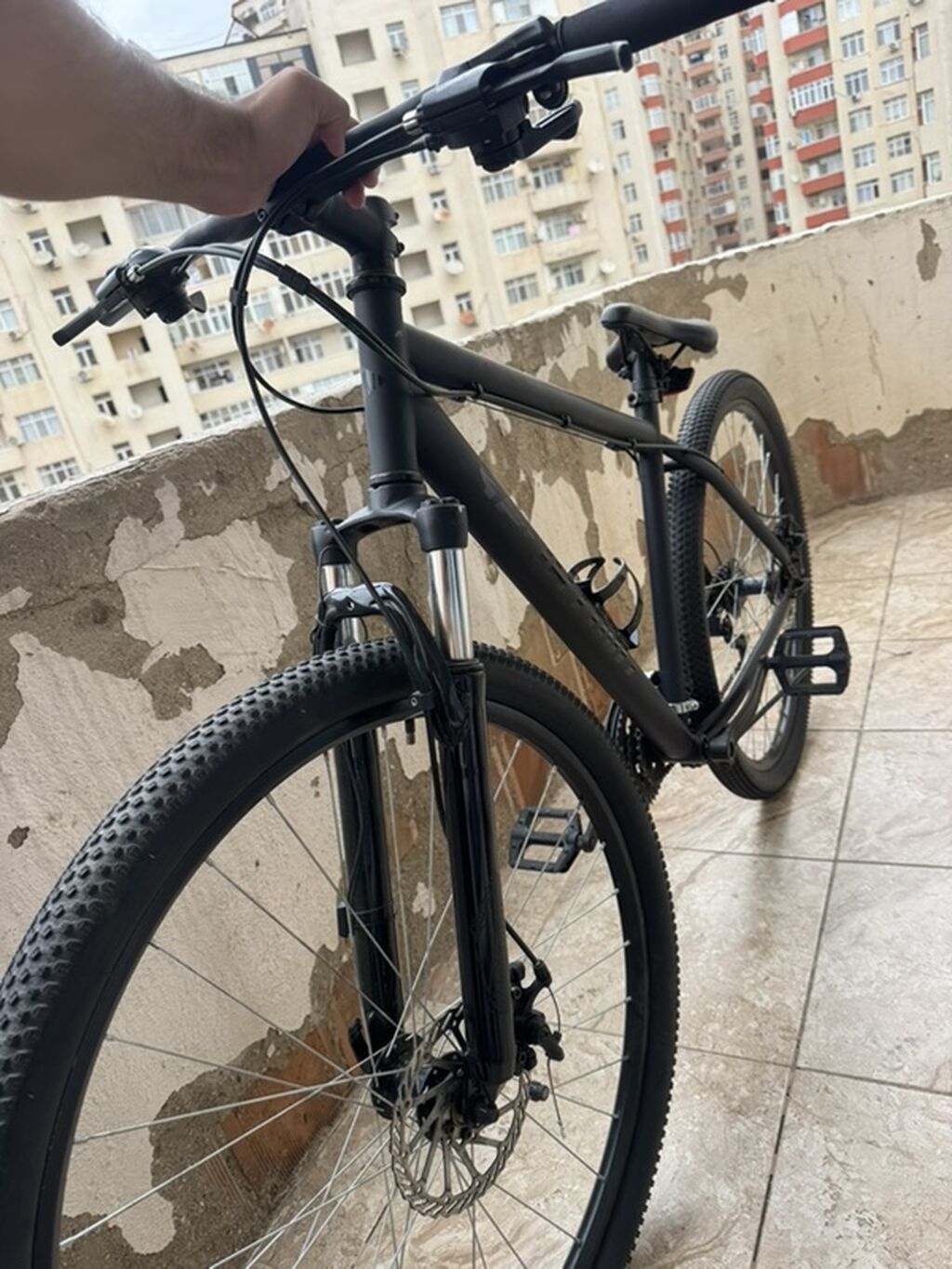 Şəhər və yüngül off-road üçün universal velosiped - Rəng: mat qara — Yol velosipedləri, Bakı