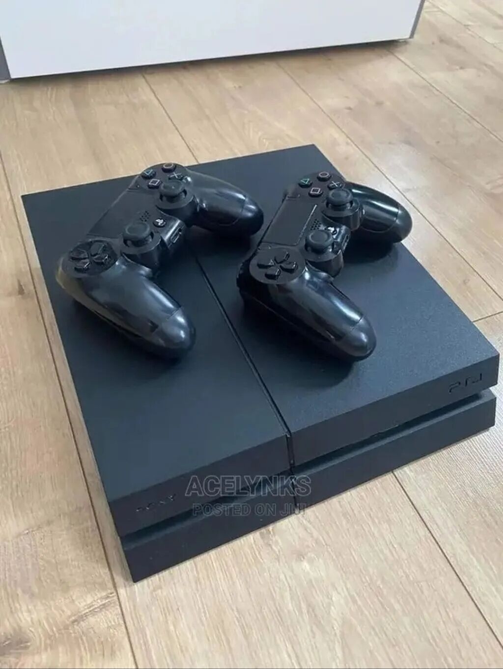Ps4 işlənmiş. Evdə işlənilib. Yaxşı vəziyyətdədir. 2 orginal pult ilə — Oyun konsolları, Bakı