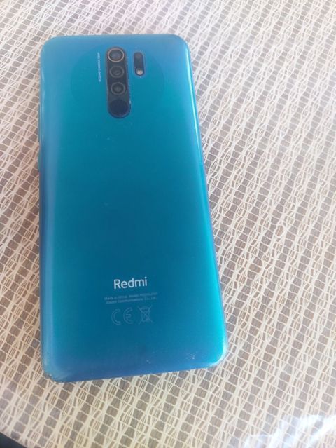 Redmi smartfon Model: Redmi (arxa qapaqda model kodu görünür — Mingəçevir