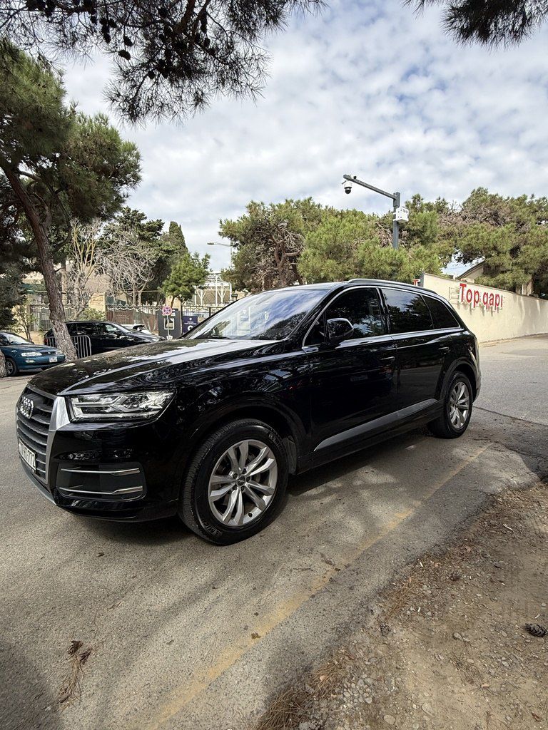 Audi Q7, 2.0 L, 2017 il, 258 000 km — Avtomobillər, Bakı (3)