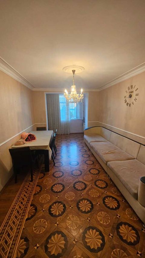 Satılır 3 otaqlı köhnə tikili 85 m² — Bakı