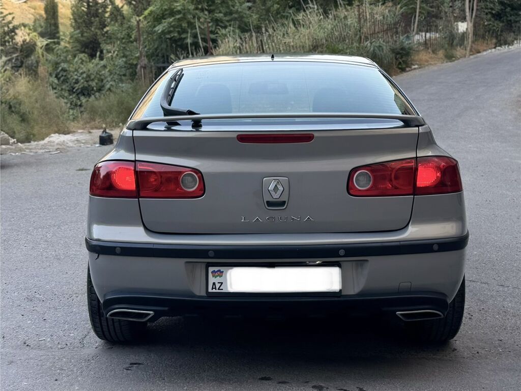 Renault Laguna sedan Mashin tam olaraq zavoddur. Vurugu, udari deyisen — Avtomobillər, Bakı (2)