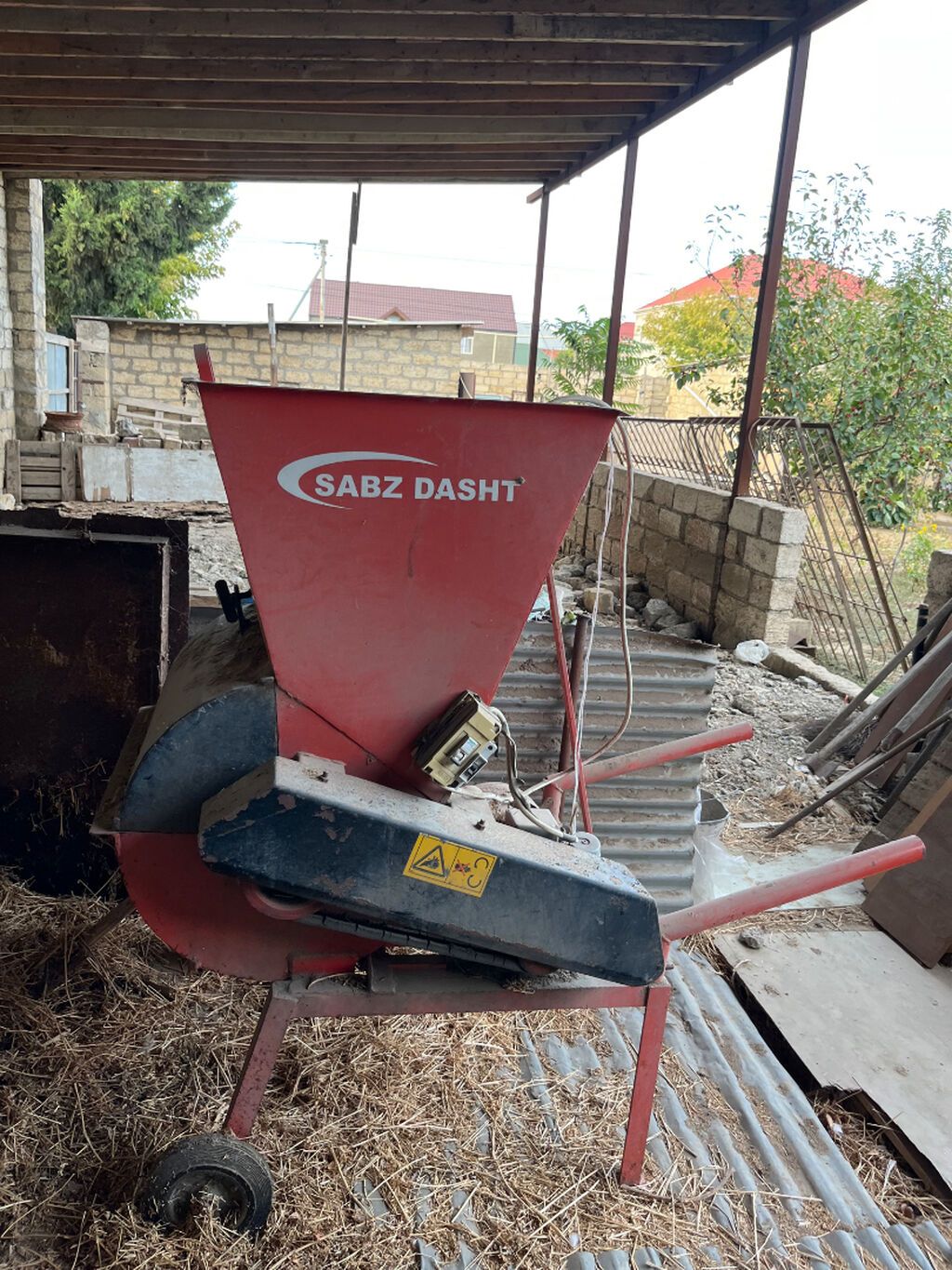 Ot doğrayıcı aparat satılır. İşlək vəziyyətdədir, problemsiz işləyir — Stanoklar, Bakı (2)