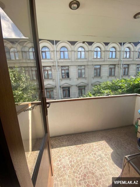 Nərimanov rayonunda 2 otaqlı Köhnə tikili Satılır, 45 m² — Bakı