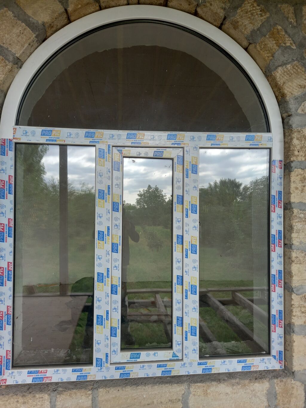 PVC pəncərə – yarımdairəvi üstlü dizayn - Material: ProPVC profilli — Pəncərələr, qapılar, balkonlar, Qəbələ (2)