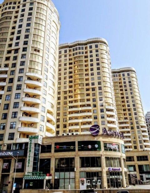 Satılır 3 otaqlı yeni tikili 130 m² — Bakı