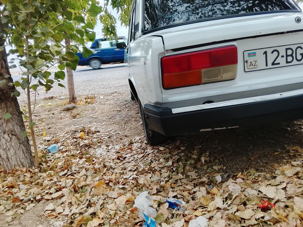 VAZ (Lada) 2107: 0.7 l 1982 il 856328 km Sedan 12-BG-279 — Avtomobillər, Şirvan (7)