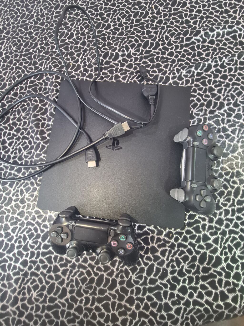 PlayStation 4 Slim konsolu dəsti Xüsusiyyətlər: - Model: PS4 Slim — Oyun konsolları, Bakı (3)