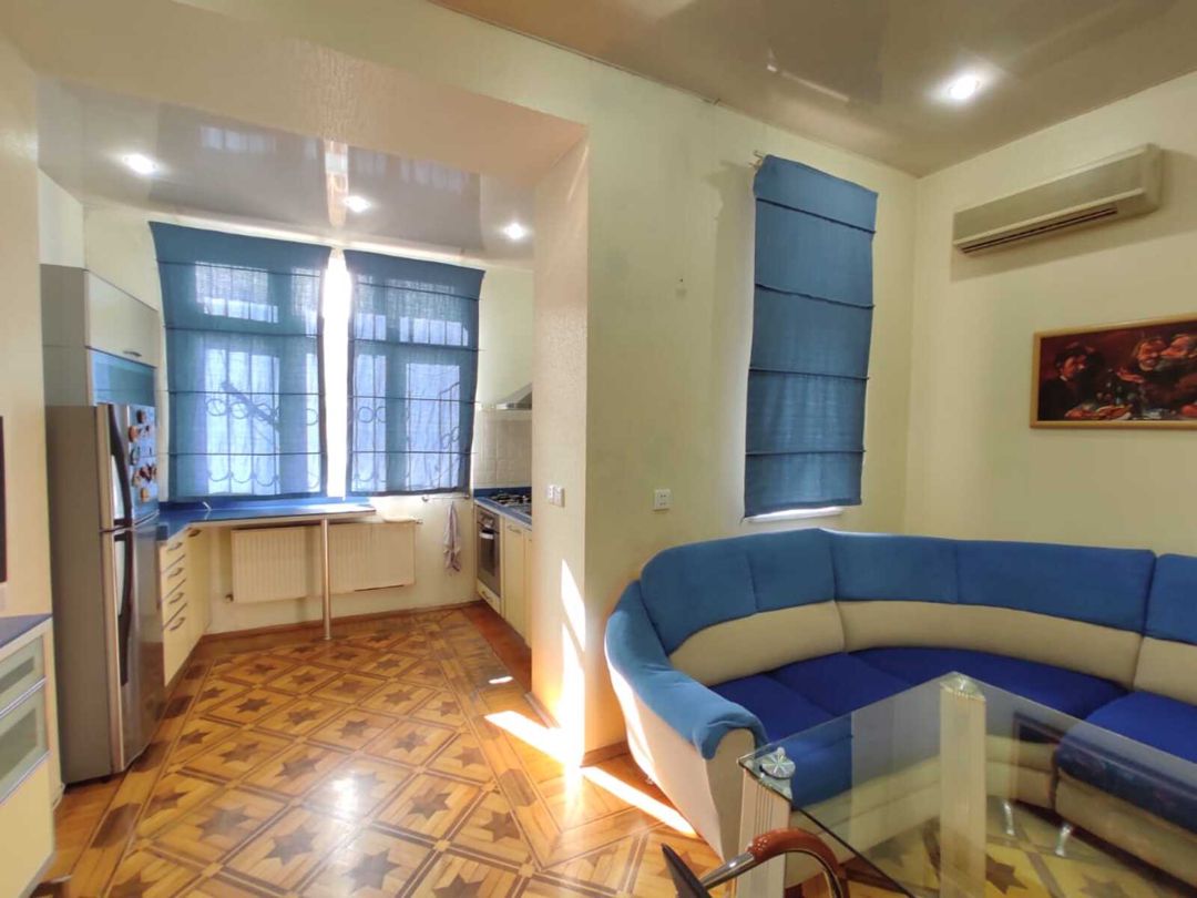 İcarəyə verilir 4 otaqlı köhnə tikili 160 m² — Mənzil, Bakı (2)