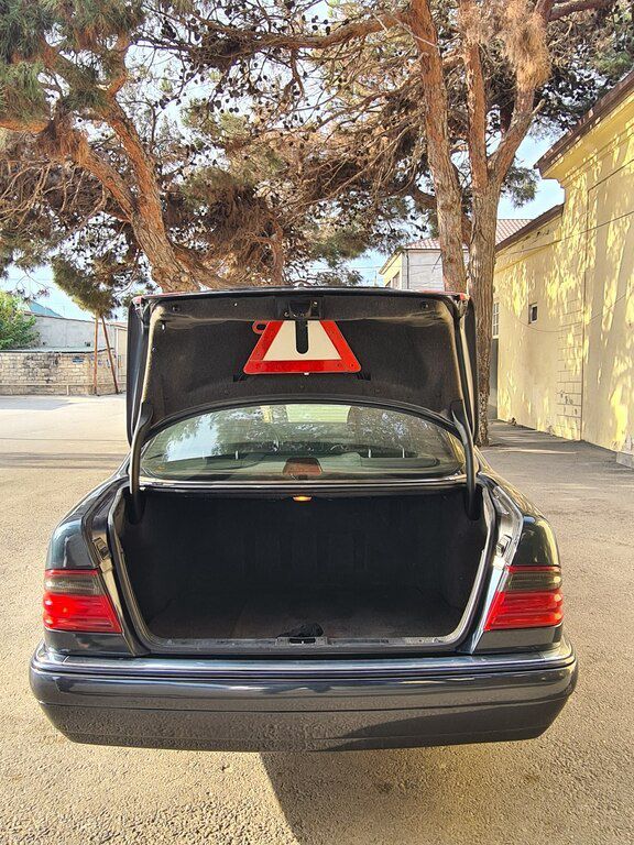 Mercedes E 230, 2.3 L, 1996 il, 600 200 km — Avtomobillər, Bakı (7)