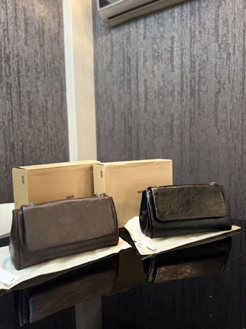 Suud brendinin çiyin/çapraz daşınan dəri çantaları - Material: təbii — Bakı