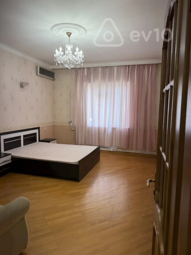 3 otaqlı mənzil, 170 m², Təbriz küç — kirayə — Bakı