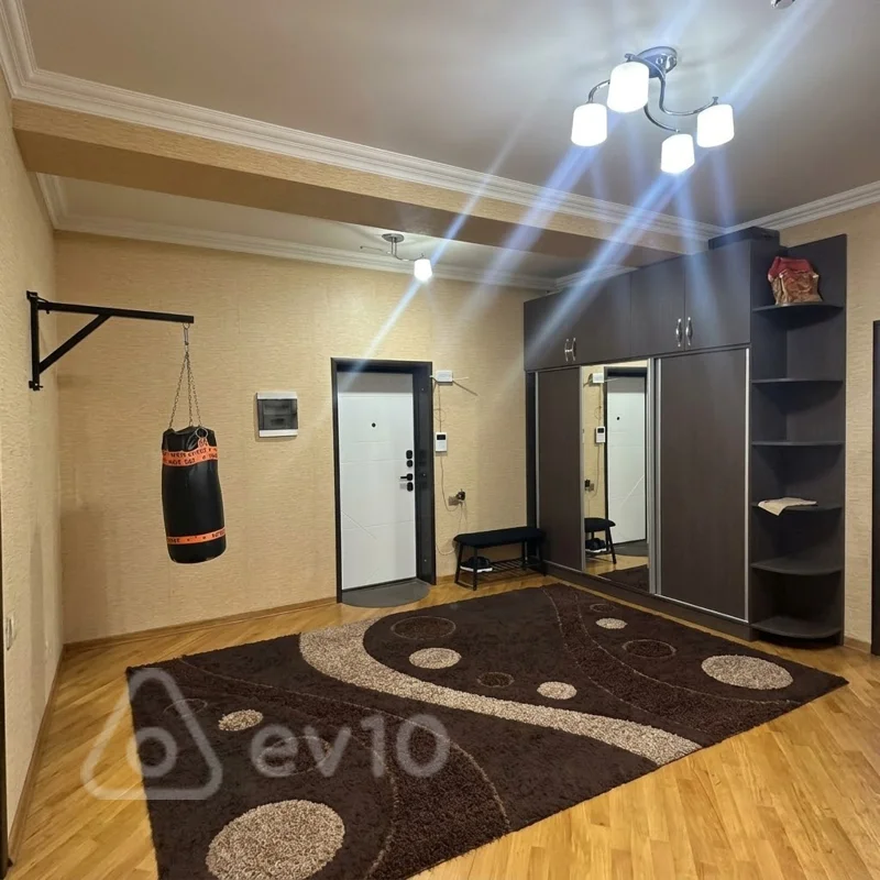3 otaqlı mənzil, 140 m², Özbəkistan küçəsi — kirayə — Mənzil, Bakı (9)