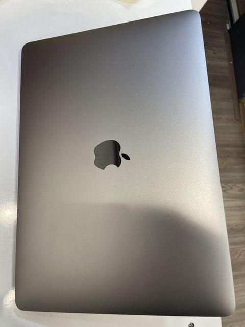 Apple MacBook (space gray) - Ekran: 13.3" Retina, parlaq şüşə panel — Bakı
