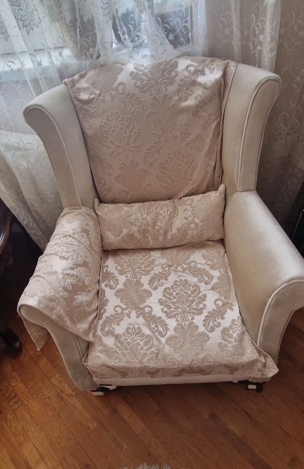 Klassik üslubda yumşaq mebel dəsti - Tərkib: 3 nəfərlik divan + 2 — Yumşaq mobilya dəstləri, Bakı (4)