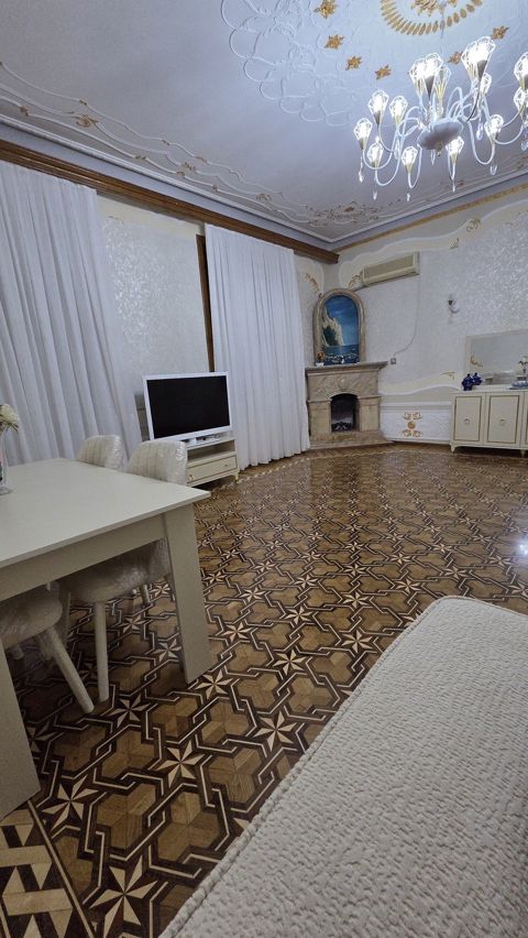 İcarəyə verilir 3 otaqlı köhnə tikili 100 m² — Bakı