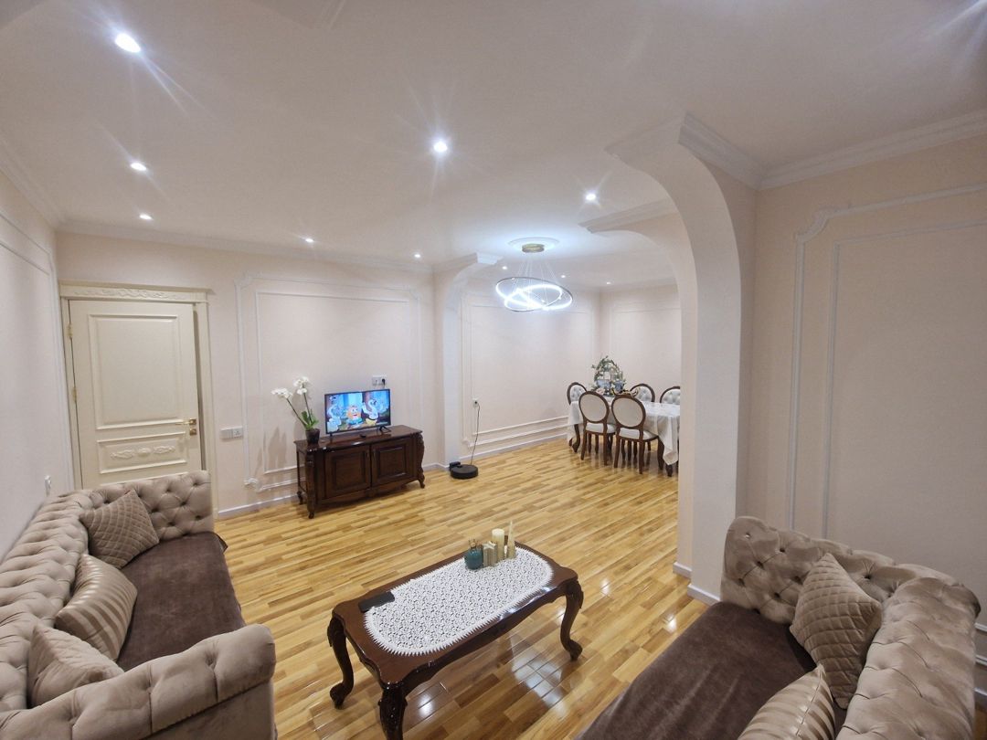 Satılır 4 otaqlı köhnə tikili 120 m² — Mənzil, Bakı (2)