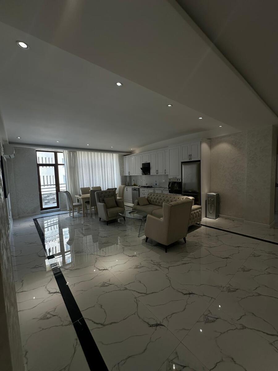 İcarəyə verilir 5 otaqlı yeni tikili 250 m² — Mənzil, Bakı (2)